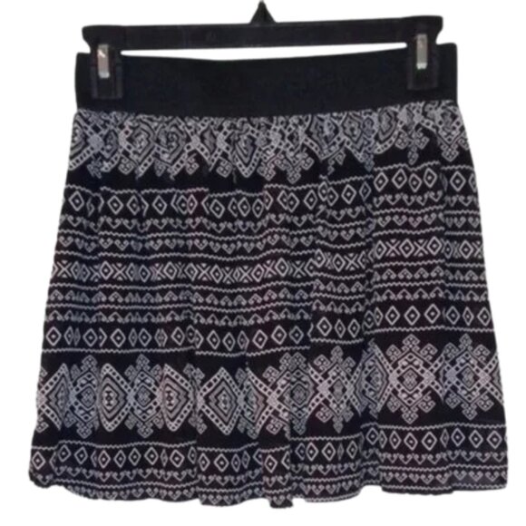 Forever 21 Black & White Mini Skirt - Small - Picture 1 of 5